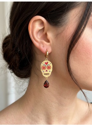 Calavera Love – Kırmızı Taş Detaylı Kuru Kafa Sallantılı Küpe