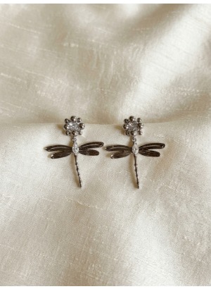 Silver Dragonfly – Taş Detaylı Gümüş Renk Yusufçuk Sallantılı Küpe